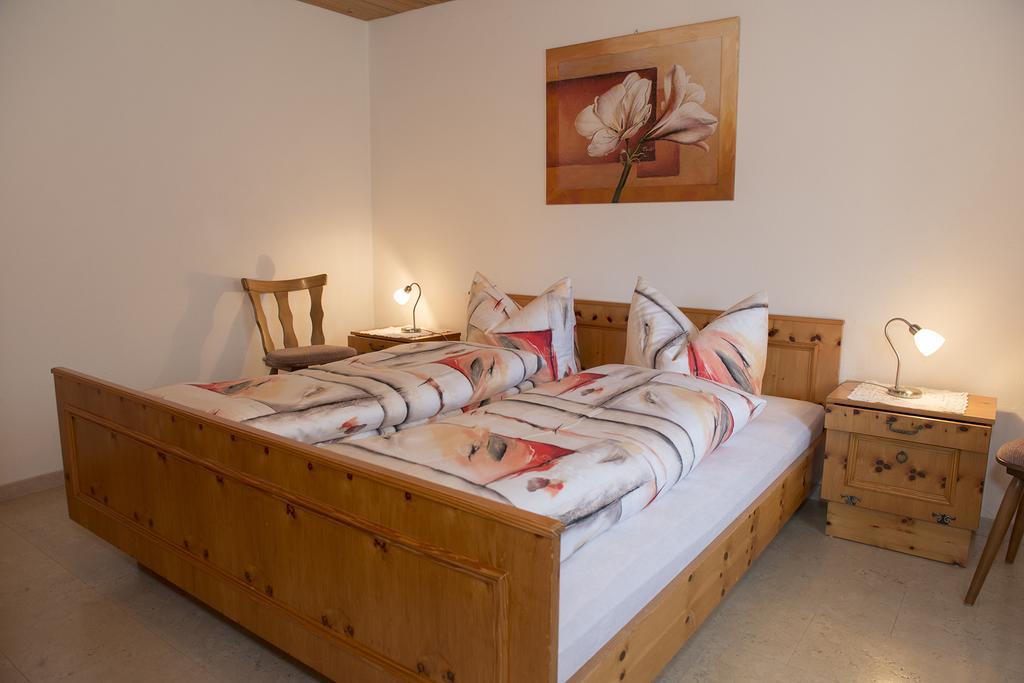 Ferienwohnung Chasa Plajet Ramosch Exterior foto